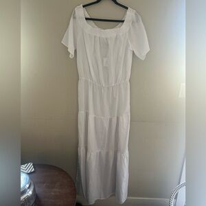 NWT White Maxi Dress, great for beach, vacation, weekend vibes.  XXL